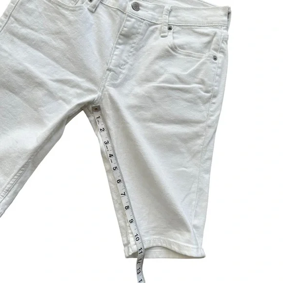 Levi's‎ Women's 551 White Classic Bermuda Denim Short Size: 30 - Picture 9 of 10